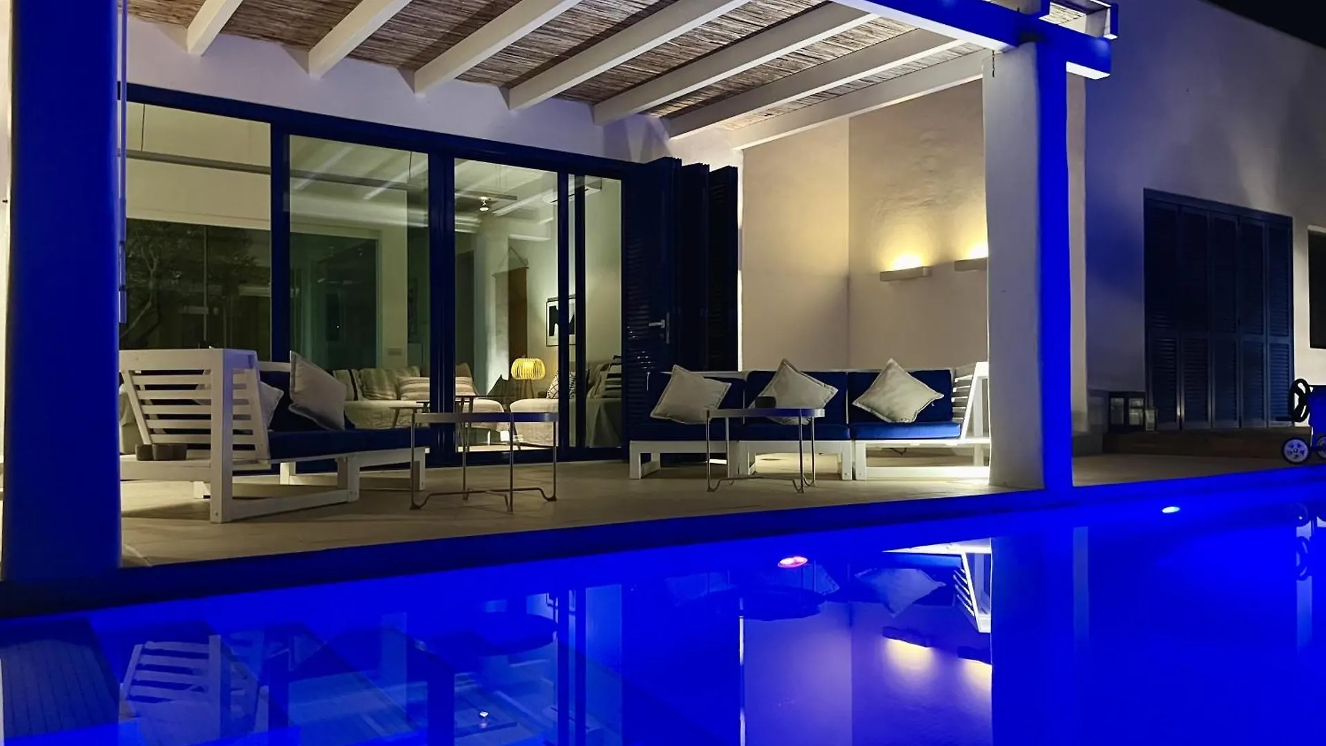 Villa Itaca Vista Mar Y Piscina Climatizada أذيخي