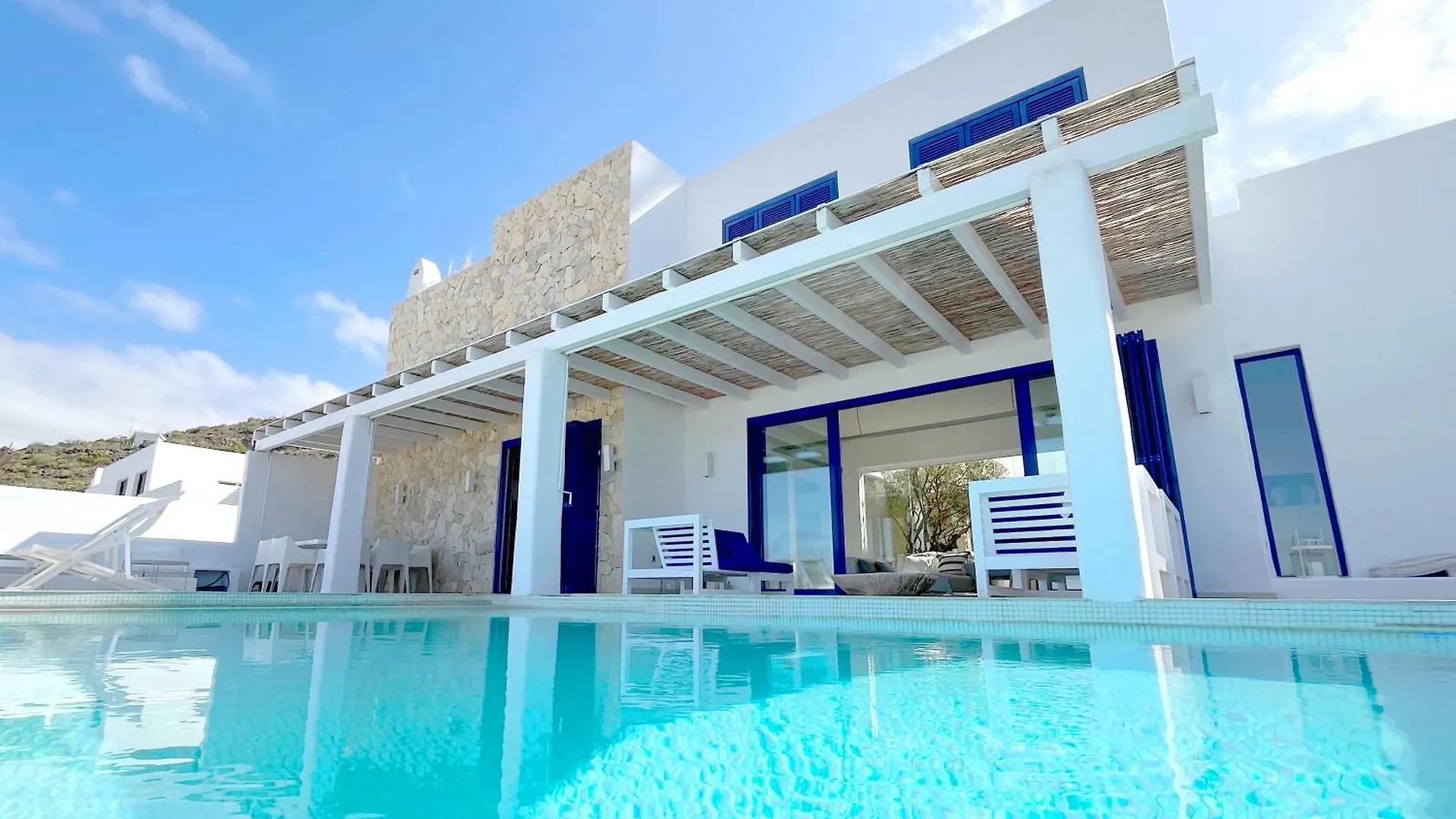 Villa Itaca Vista Mar Y Piscina Climatizada أذيخي